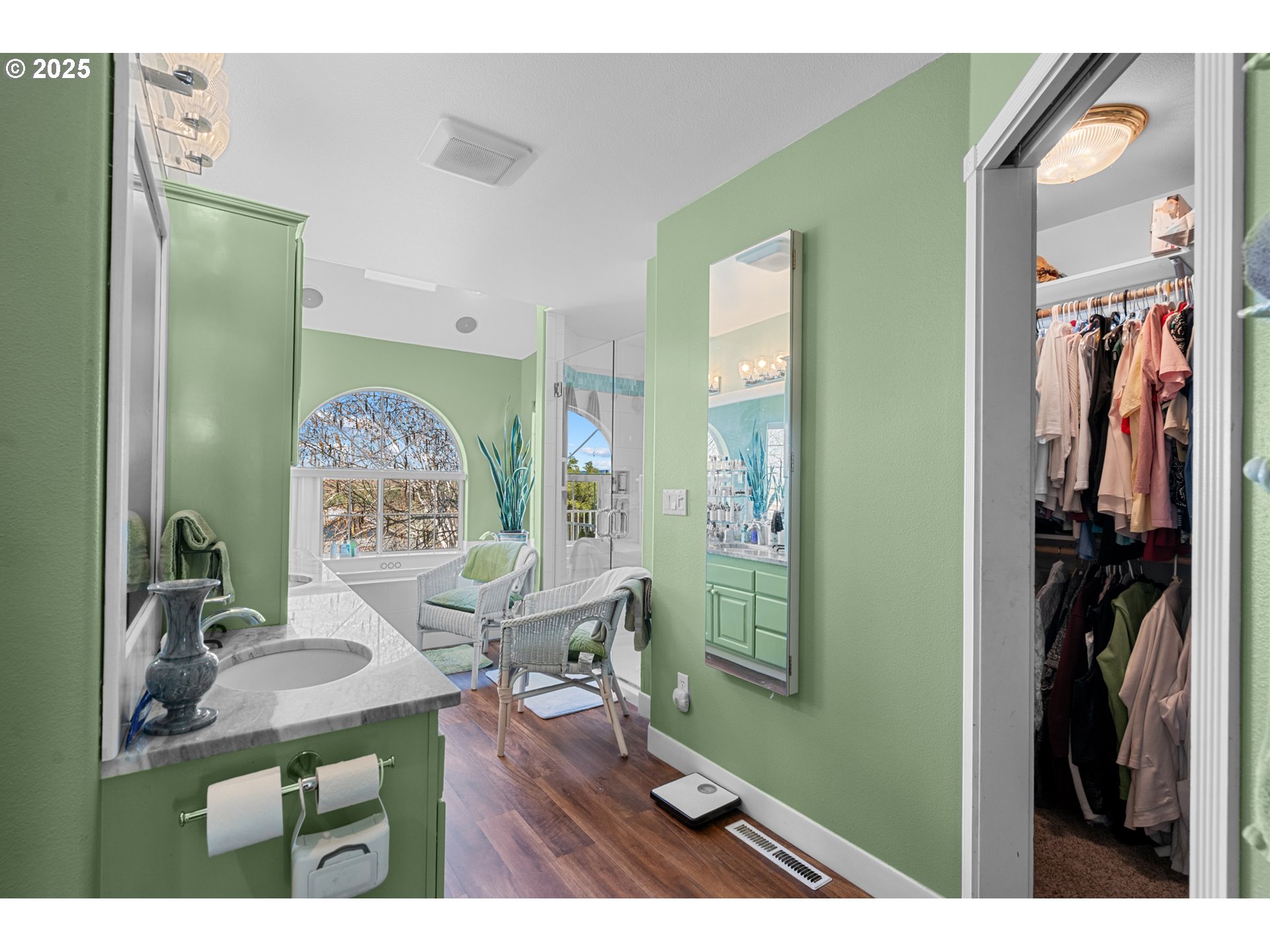 300 Golf Course Road Echo, OR 97826 - Photo 17 of 47 Primary Bedroom