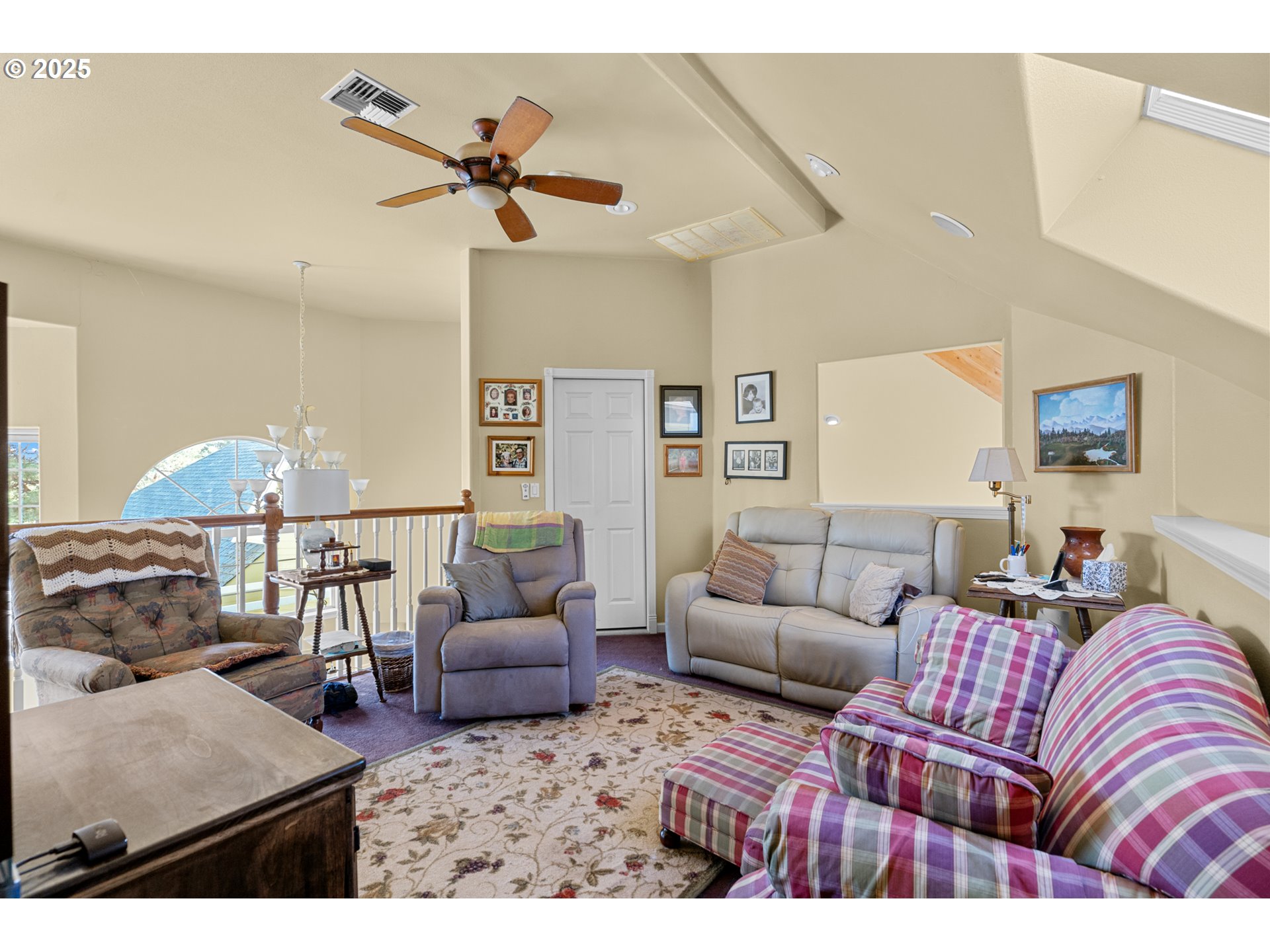 300 Golf Course Road Echo, OR 97826 - Photo 24 of 47 Family Room