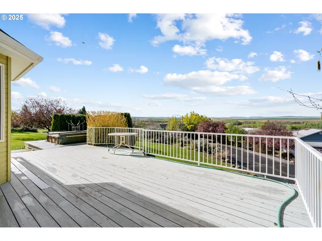 $700,000 | 300 Golf Course Road, Echo, OR 97826