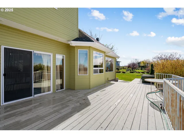 $700,000 | 300 Golf Course Road, Echo, OR 97826