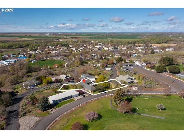 $700,000 | 300 Golf Course Road, Echo, OR 97826