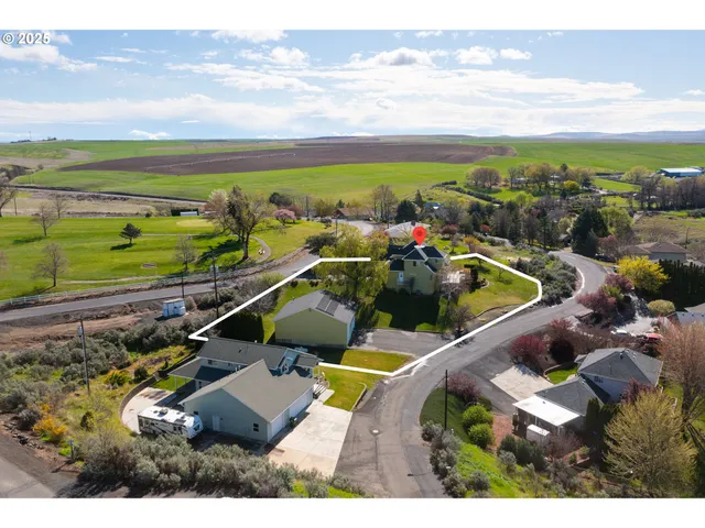 $700,000 | 300 Golf Course Road, Echo, OR 97826