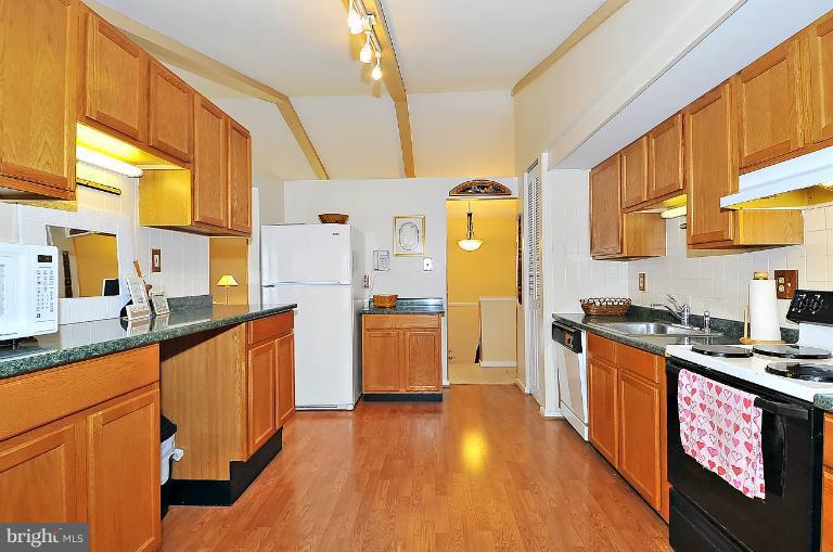 6137 Waiting Spring Columbia, MD 21045 - Photo 1 of 27 Kitchen
