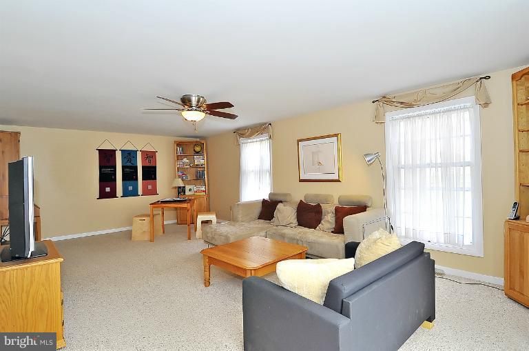 6137 Waiting Spring Columbia, MD 21045 - Photo 12 of 27 Family Room