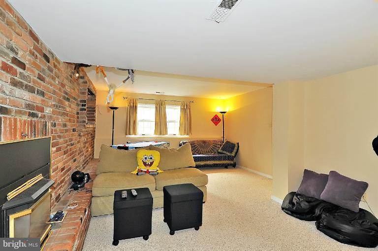 6137 Waiting Spring Columbia, MD 21045 - Photo 20 of 27 Family Room
