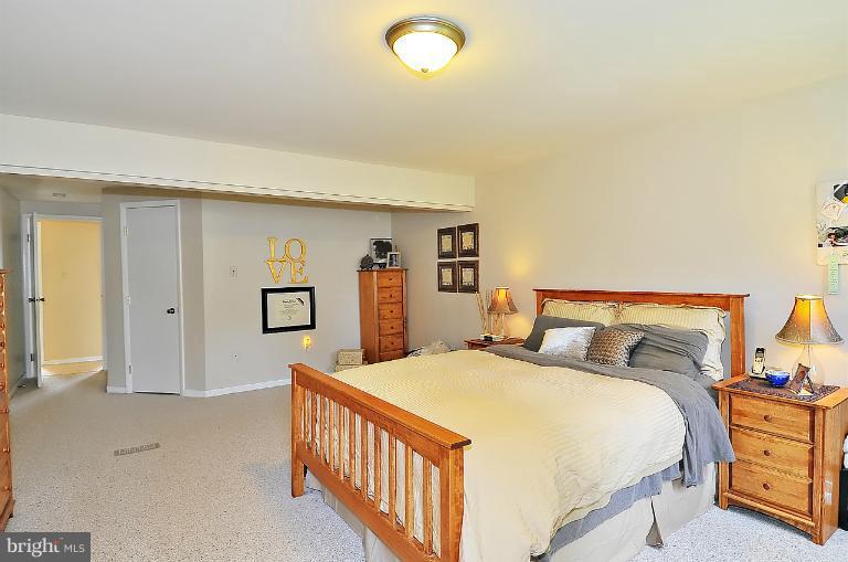 6137 Waiting Spring Columbia, MD 21045 - Photo 22 of 27 Bedroom (Master)