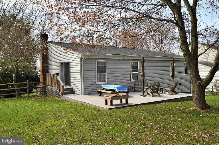 6137 Waiting Spring Columbia, MD 21045 - Photo 5 of 27 Exterior (Rear)