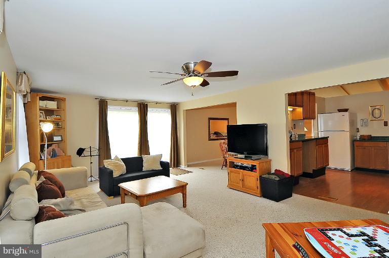 6137 Waiting Spring Columbia, MD 21045 - Photo 6 of 27 Family Room