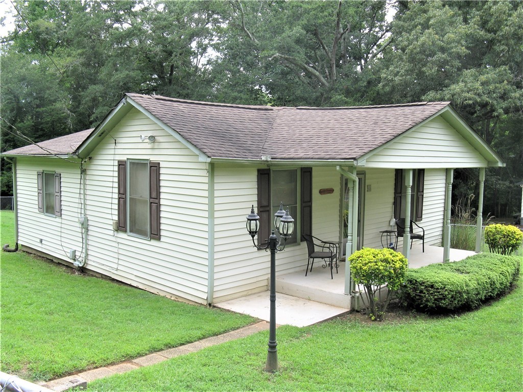 2004 Broadway Lake Road Anderson, SC 29621 - Photo 1 of 19 Gallery Image 1
