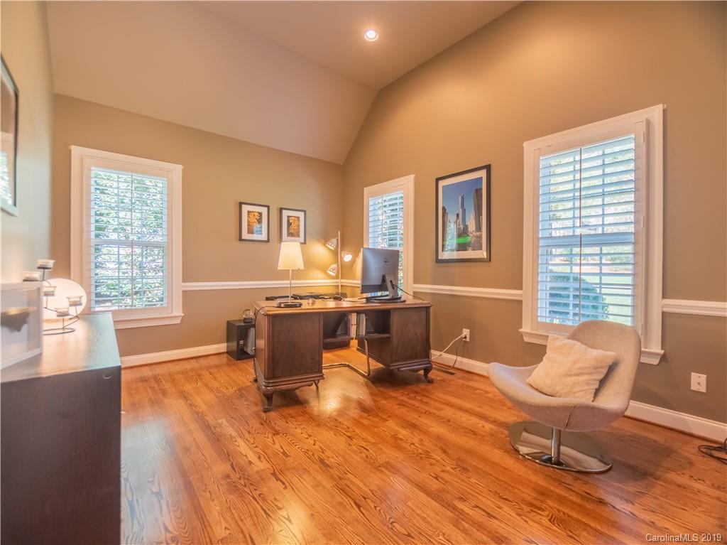 3926 Huckleberry Road Charlotte, NC 28210 - Photo 4 of 36 Gallery Image 4