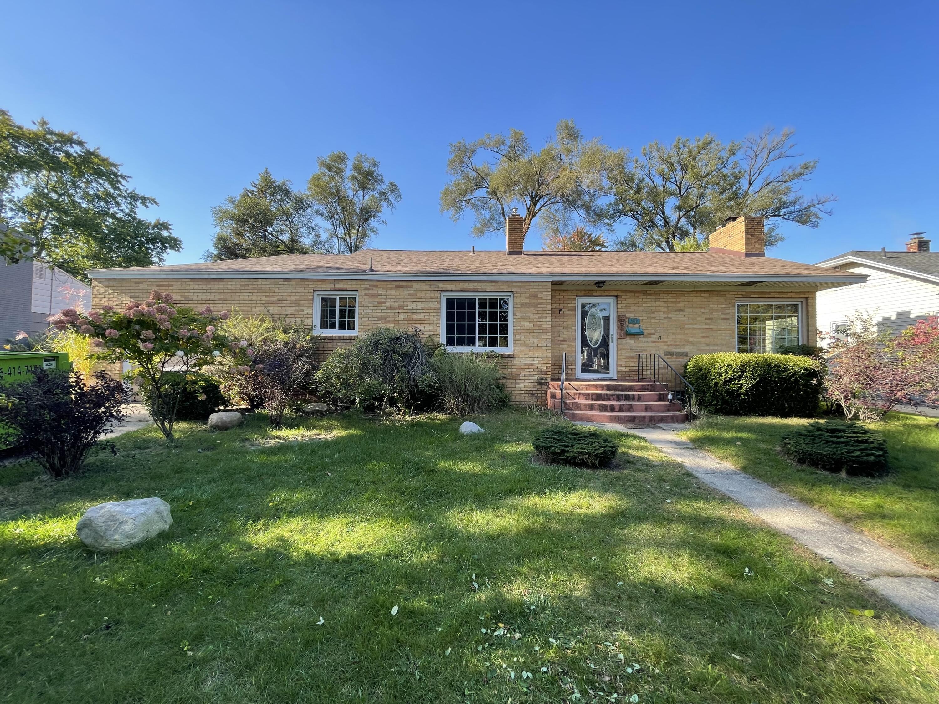 2879 Roosevelt Road Muskegon, MI 49441 - Photo 1 of 16 IMG_3782