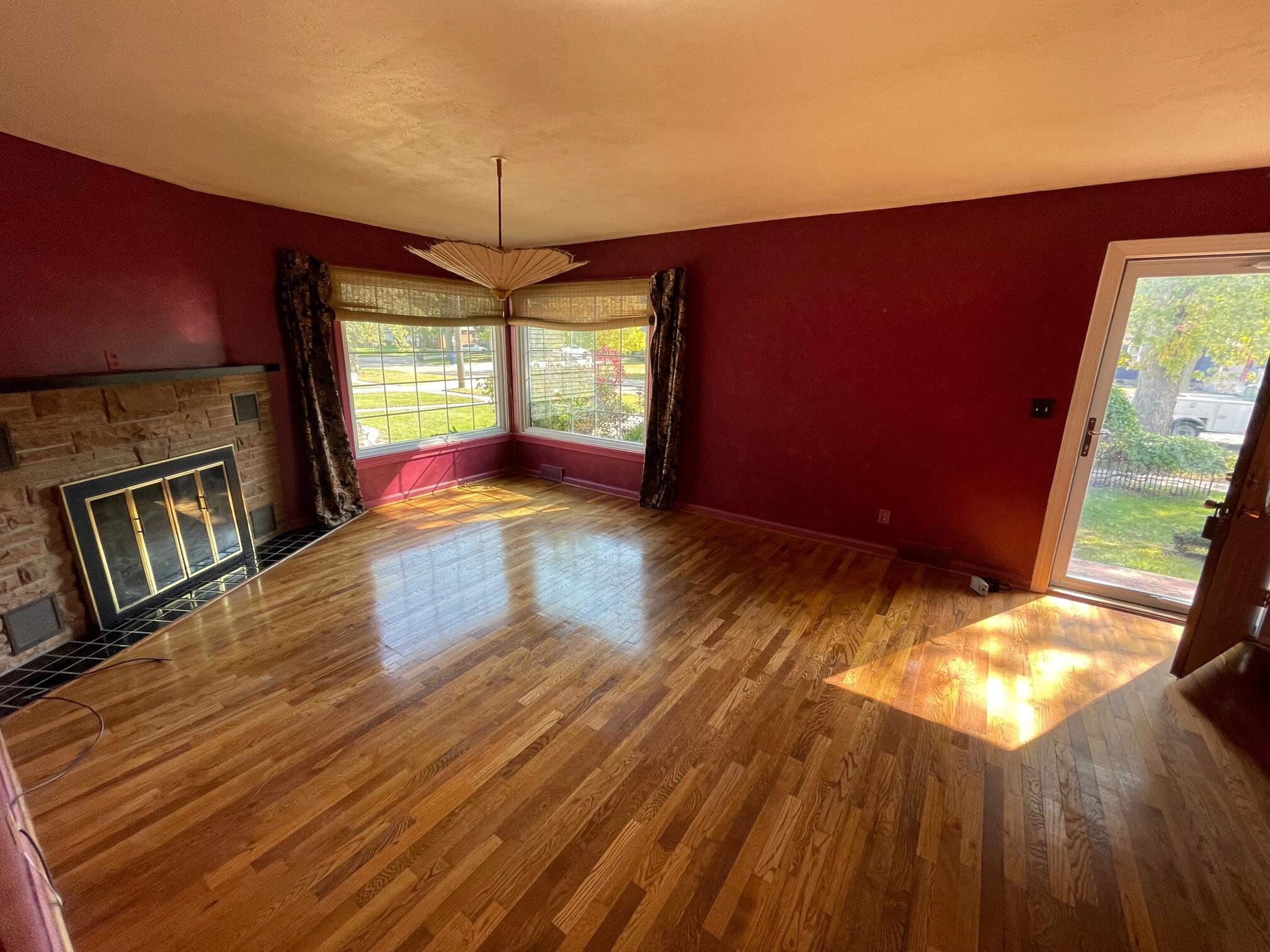 2879 Roosevelt Road Muskegon, MI 49441 - Photo 3 of 16 IMG_3797