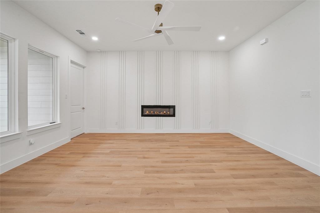 1147 Riverwood Road Dallas, TX 75217 - Photo 12 of 26 a view of an empty room