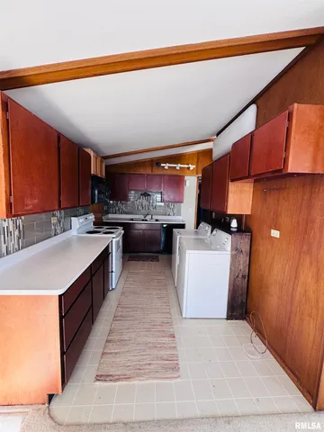 $164,500 | 10810 East 1000th Street, Macomb, IL 61455