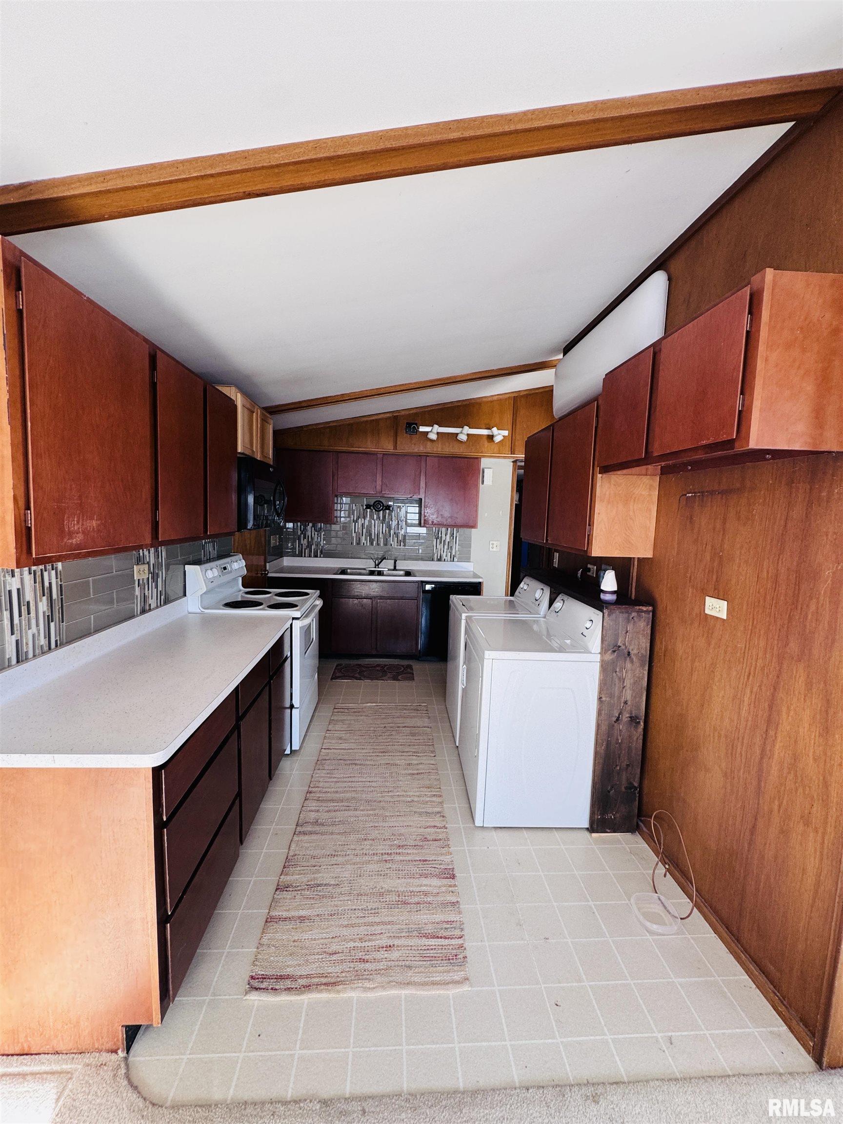 10810 East 1000th Street Macomb, IL 61455 - Photo 11 of 28