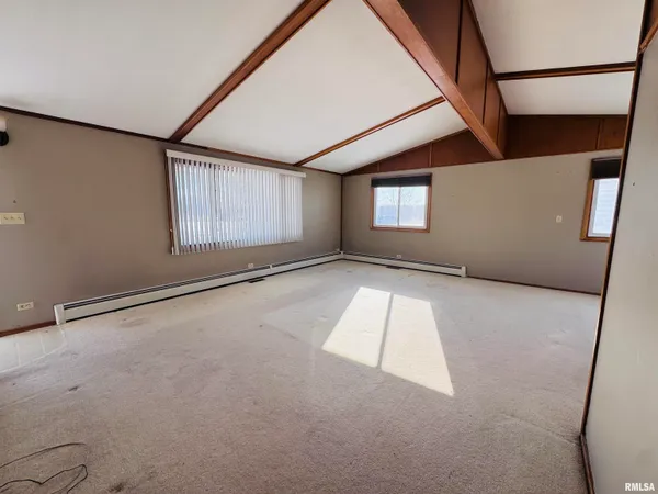 $159,500 | 10810 East 1000th Street, Macomb, IL 61455