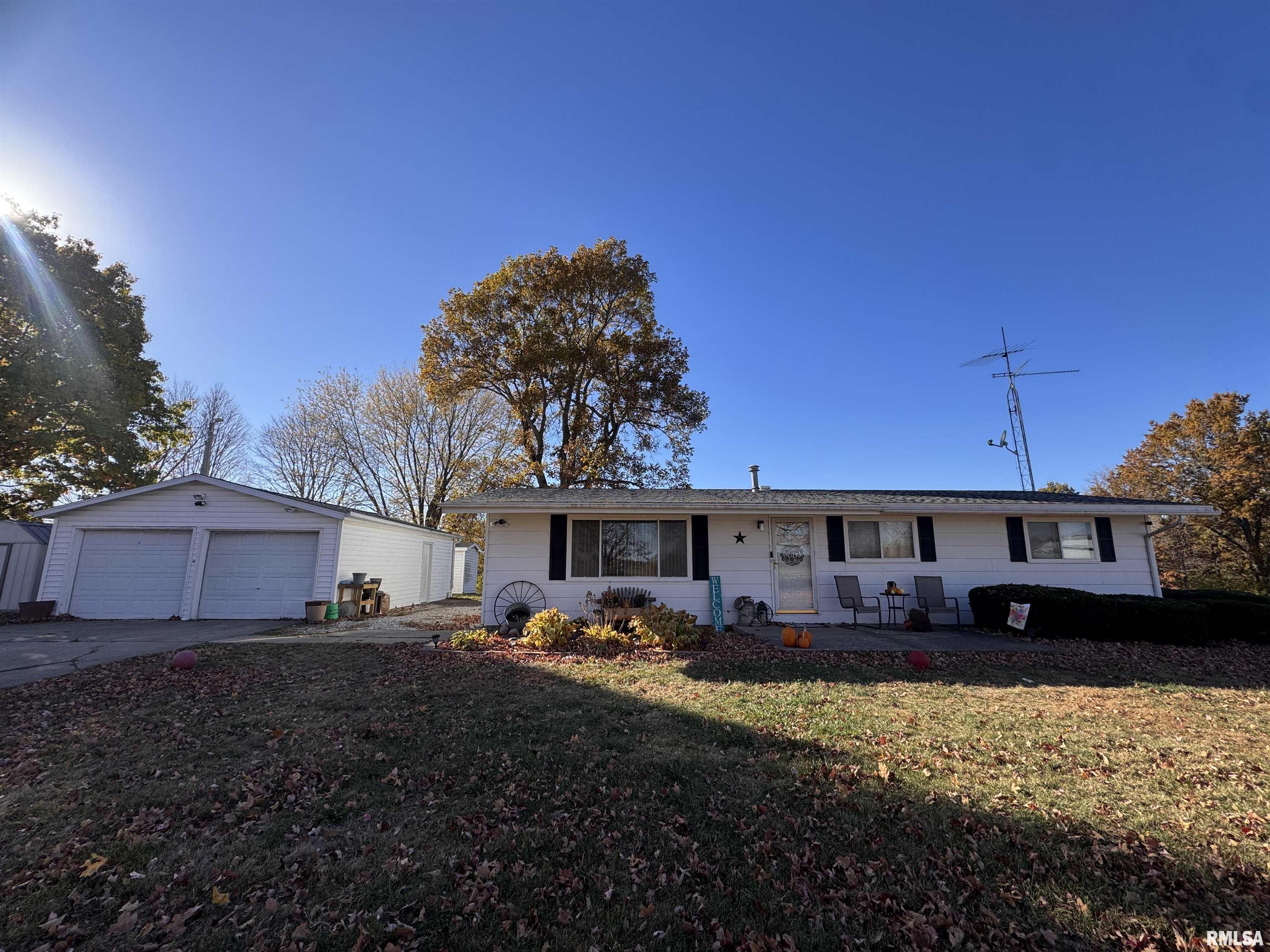 10810 East 1000th Street Macomb, IL 61455 - Photo 2 of 28