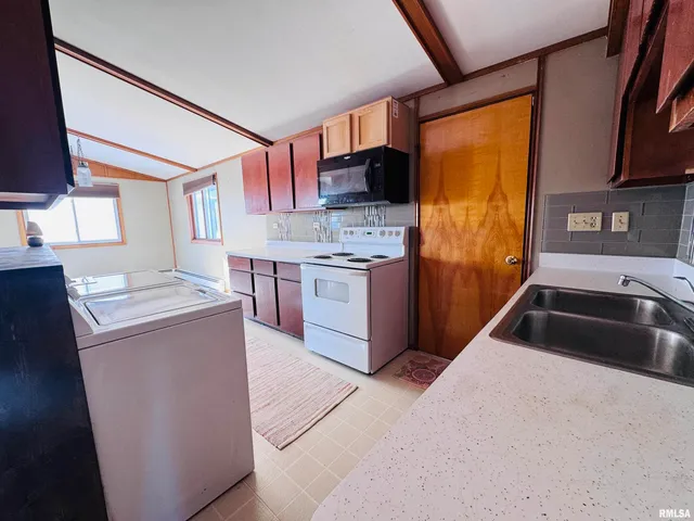 $164,500 | 10810 East 1000th Street, Macomb, IL 61455