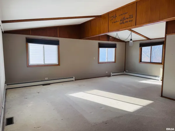 $159,500 | 10810 East 1000th Street, Macomb, IL 61455