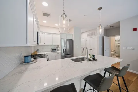 $599,000 | 1 Revolution Way, Unit 104, Canton, MA 02021