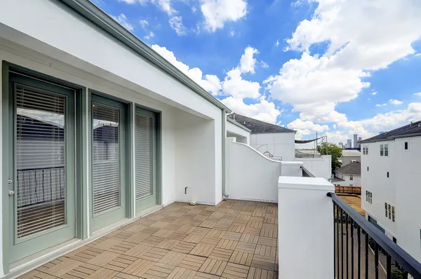 a view of a house with entertaining space