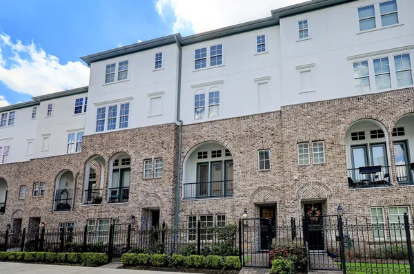 a large building with a lot of windows