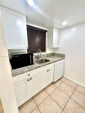 $1,800 | 8550 Southwest 109th Avenue, Unit 5221, Miami, FL 33173