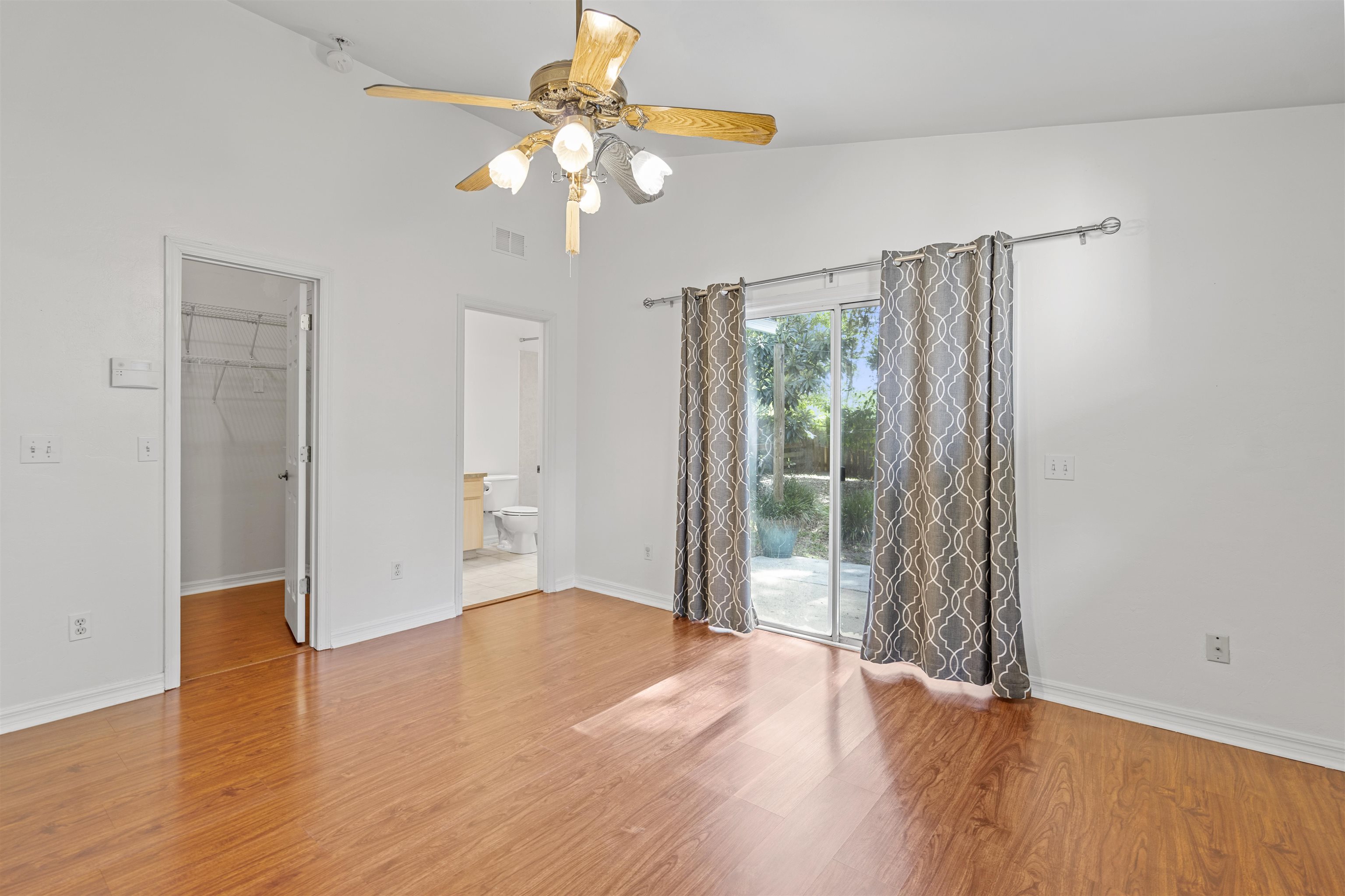 909 Southwest 75 Way Gainesville, FL 32607 - Photo 14 of 28 Gallery Image 14