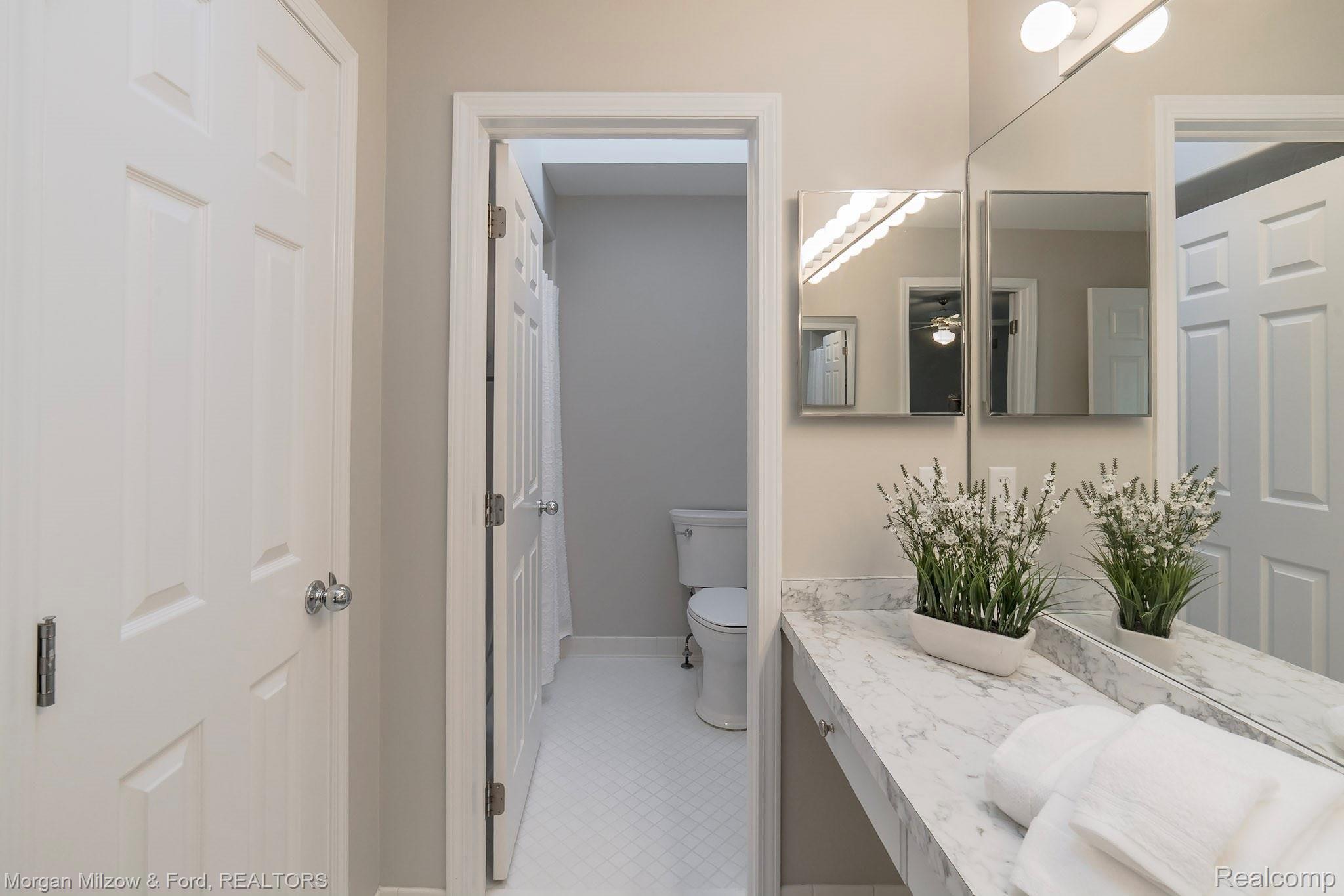 5848 Clarkston Road Clarkston, MI 48348 - Photo 35 of 80 Clarkston (35).jpg