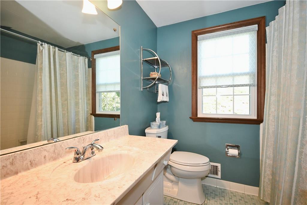 1155 Peachtree Road Carnegie, PA 15106 - Photo 15 of 25 Gallery Image 15