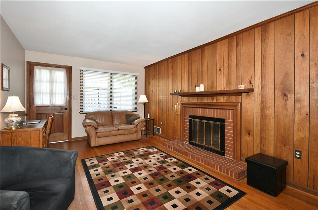 1155 Peachtree Road Carnegie, PA 15106 - Photo 10 of 25 Gallery Image 10