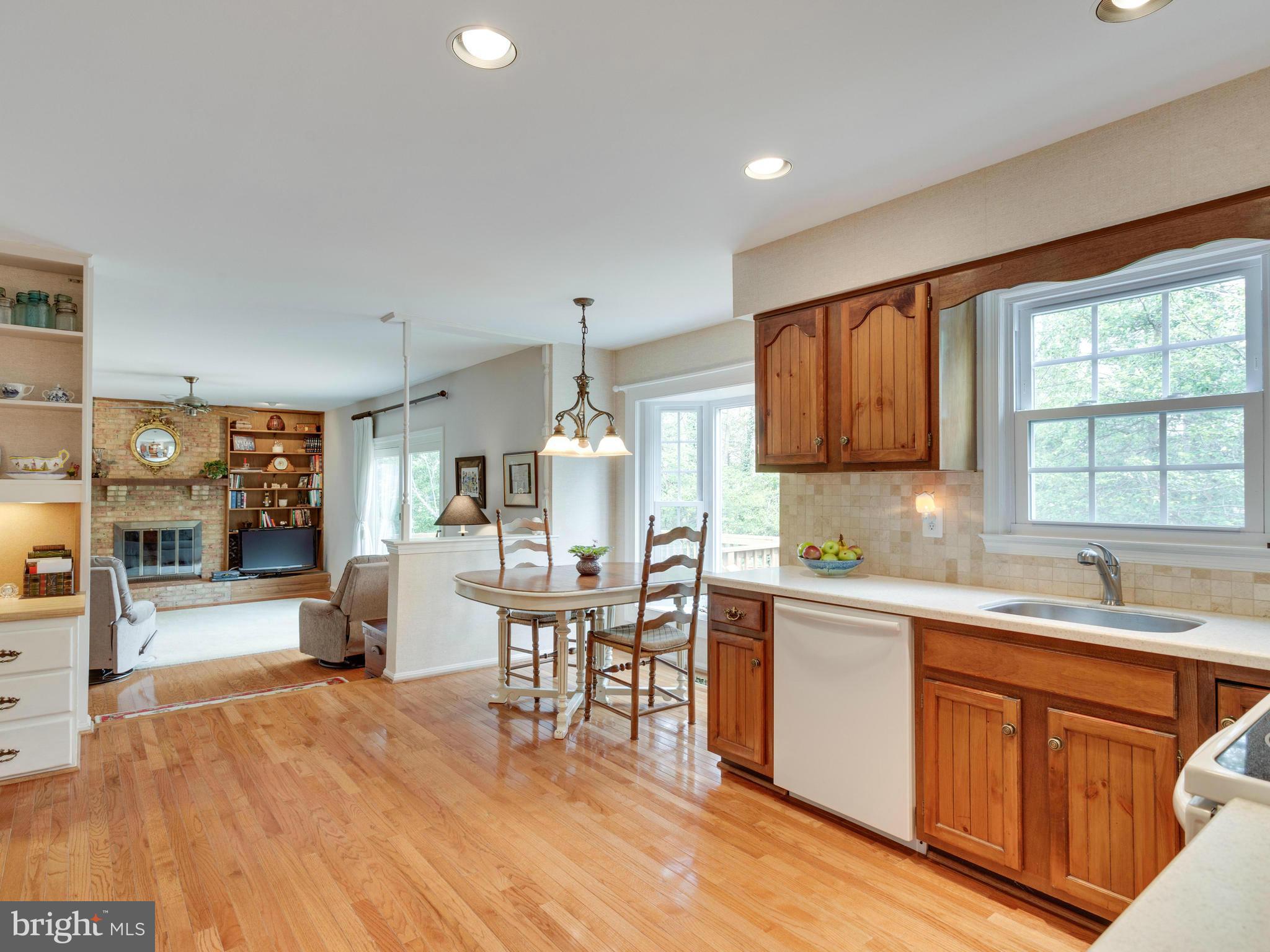9915 Natick Road Burke, VA 22015 - Photo 10 of 30 Kitchen