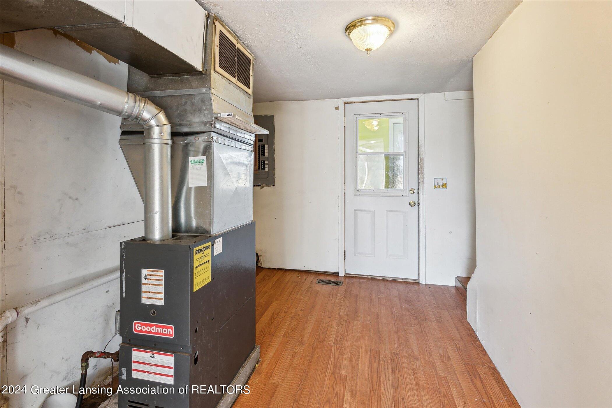4756 Curtice Road Mason, MI 48854 - Photo 9 of 26 09-4756-Curtice-Rd-Mason-MI-48854-Window