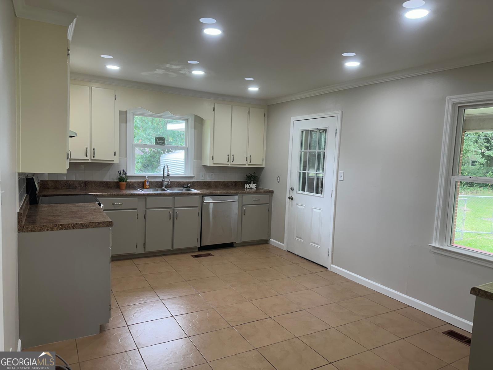 1300 Stonewall Street Dublin, GA 31021 - Photo 22 of 50
