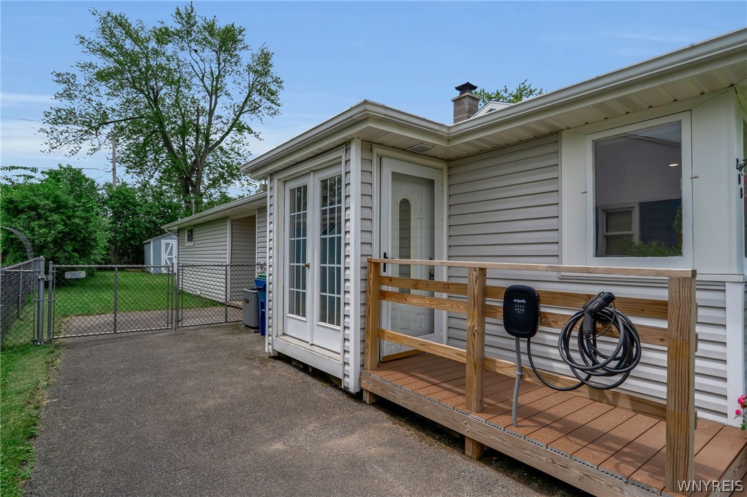 208 Bennington Road Amherst, NY 14226 - Photo 5 of 41