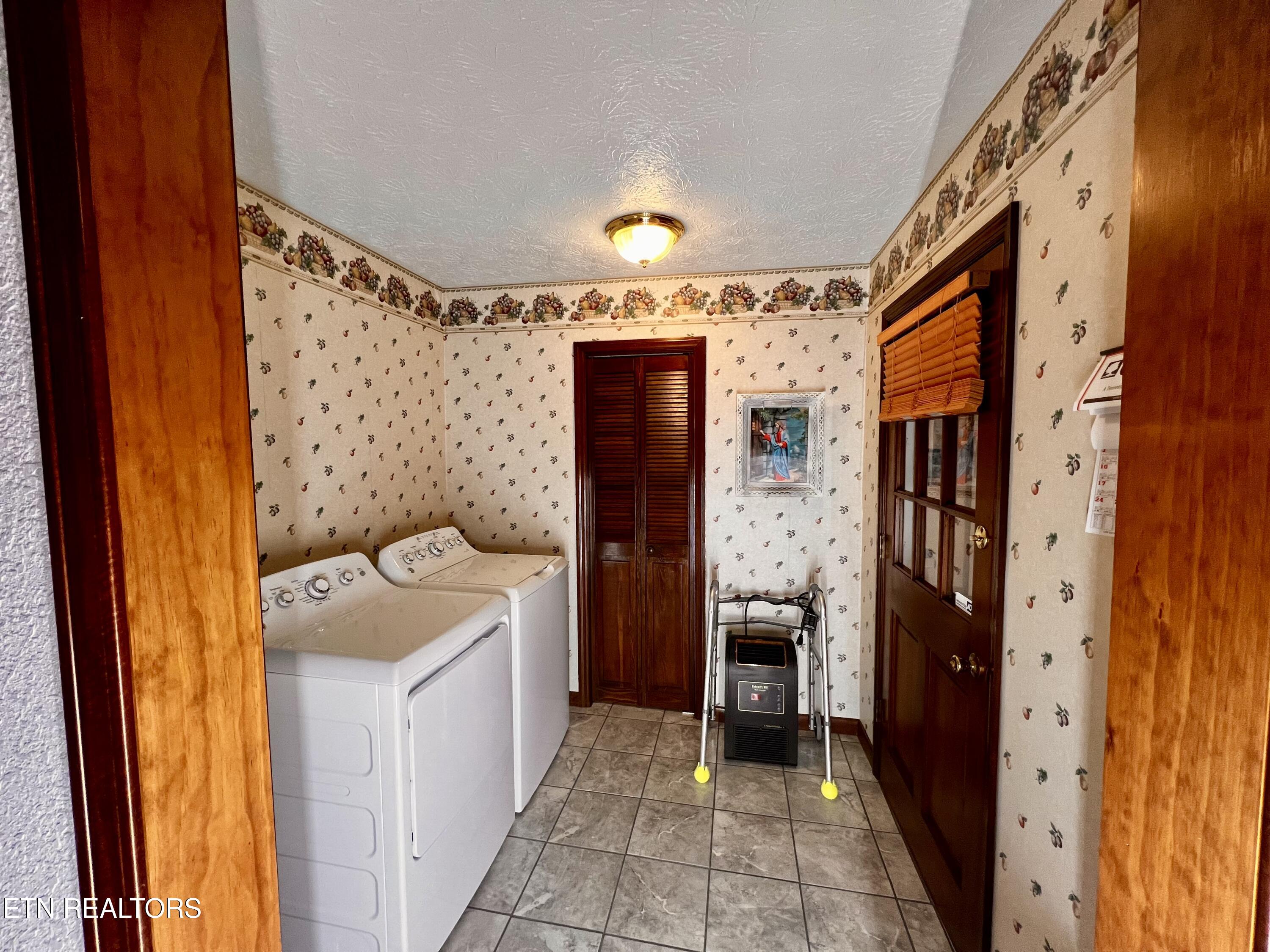 3347 Back Valley Road Speedwell, TN 37870 - Photo 29 of 56 Laundry Room