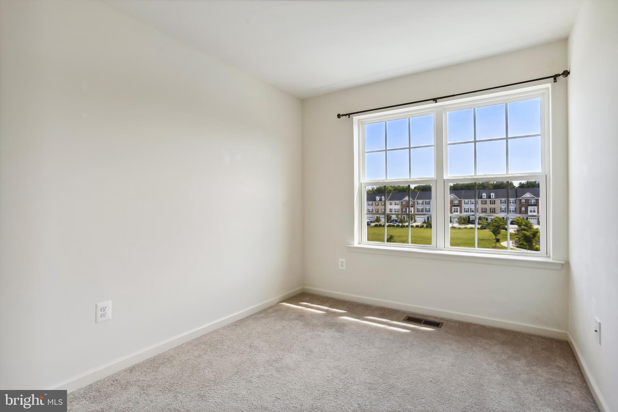 918 Winter Run Road Middle River, MD 21220 - Photo 22 of 44 an empty room with a window