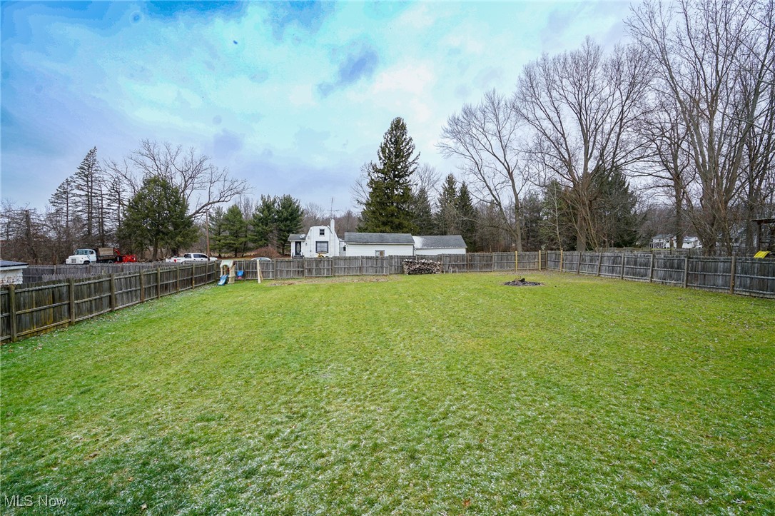 8651 King Graves Road Northeast Warren, OH 44484 - Photo 14 of 24 View of yard