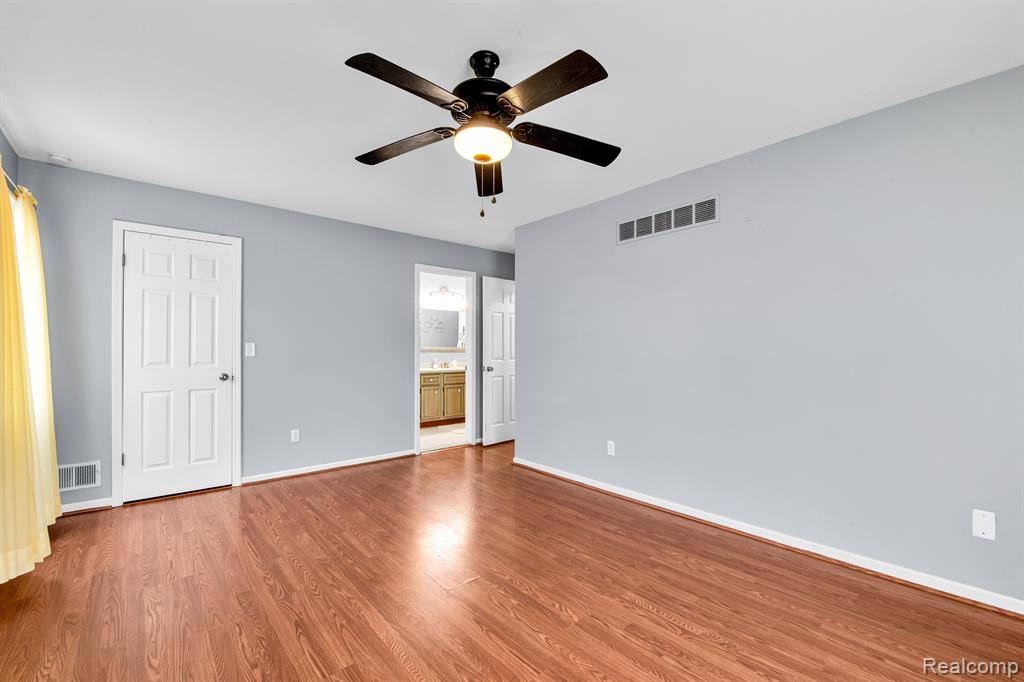 15326 Roxbury Circle Macomb, MI 48044 - Photo 17 of 26