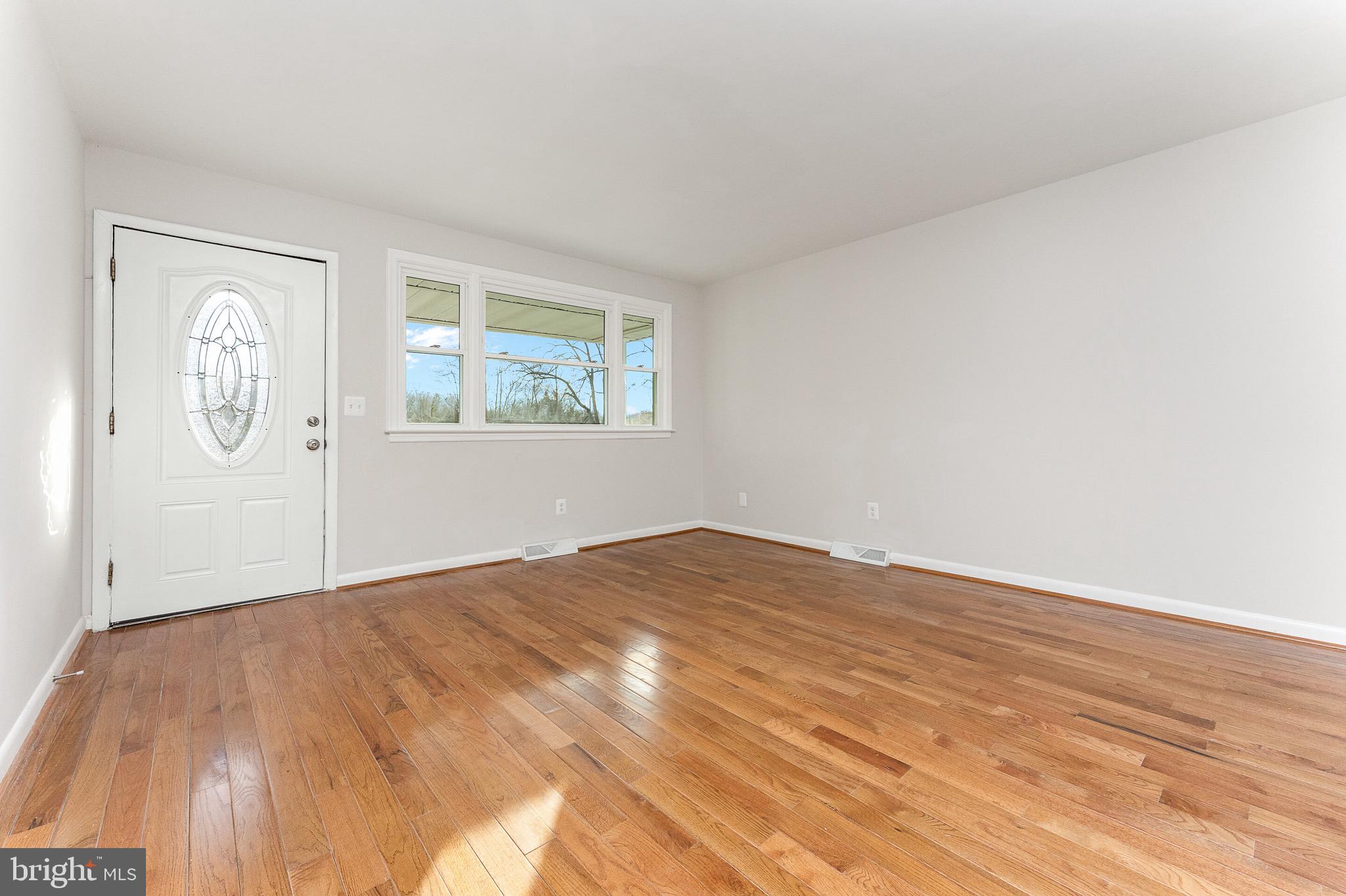 8290 Opal Road Warrenton, VA 20186 - Photo 8 of 15 Gallery Image 8