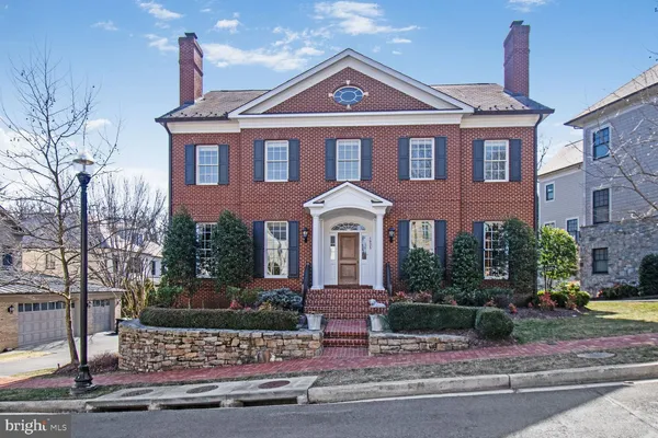 $4,695,000 | 1935 Foxview Circle Northwest, Washington, DC 20007