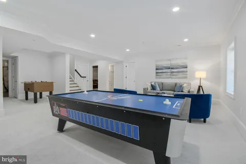 $4,695,000 | 1935 Foxview Circle Northwest, Washington, DC 20007