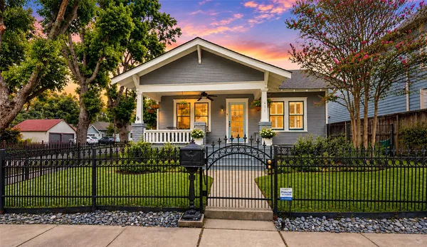 $899,000 | 621 Wendel Street, Houston, TX 77009