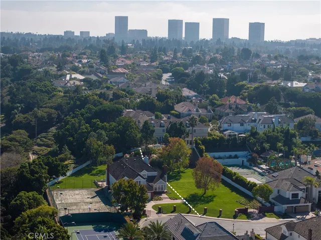 $8,500,000 | 9 Leesbury Court, Newport Beach, CA 92660