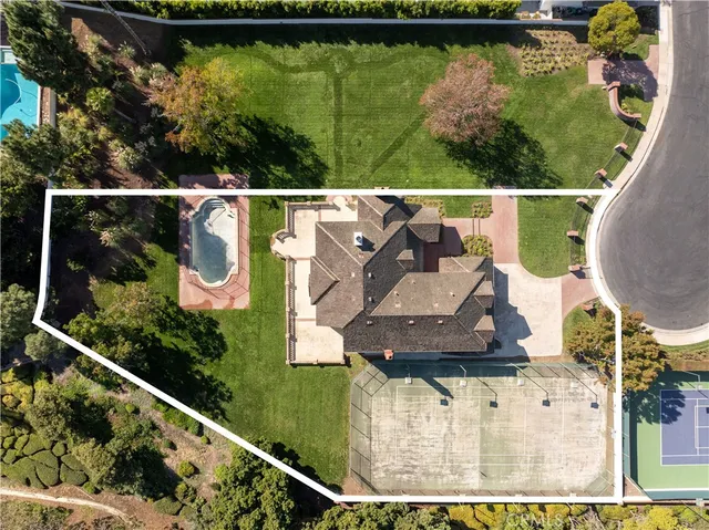 $8,500,000 | 9 Leesbury Court, Newport Beach, CA 92660