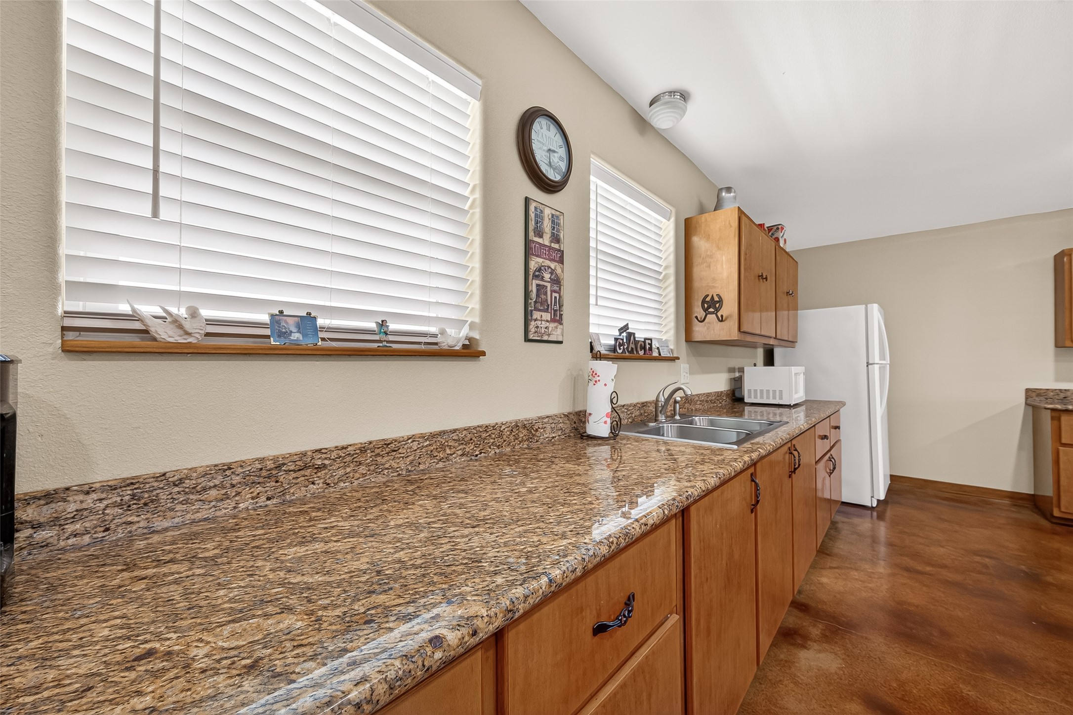 8430 Altimore Road Needville, TX 77461 - Photo 19 of 49 Kitchen