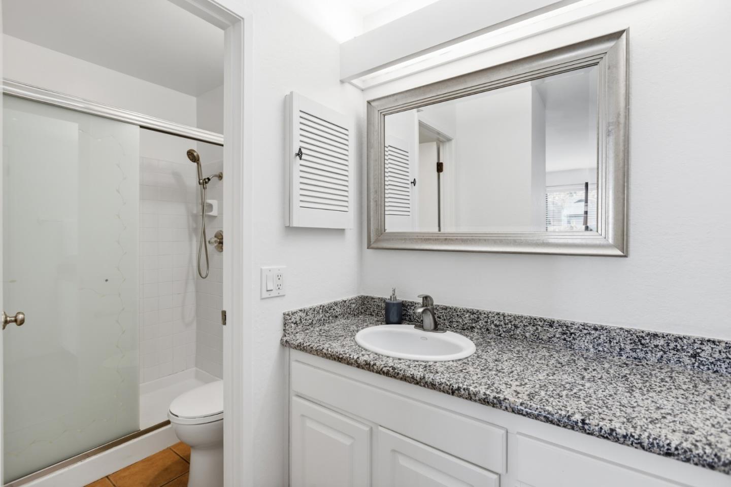 905 West Middlefield Road, Unit 975 Mountain View, CA 94043 - Photo 20 of 43