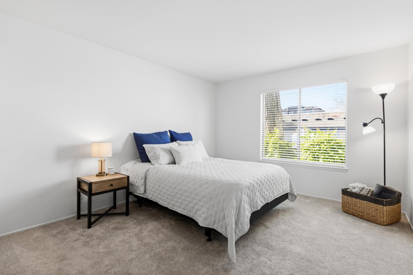 905 West Middlefield Road, Unit 975 Mountain View, CA 94043 - Photo 22 of 43