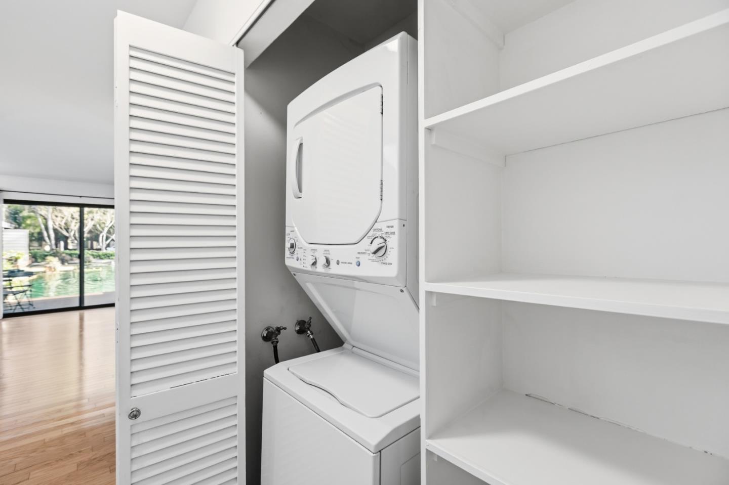 905 West Middlefield Road, Unit 975 Mountain View, CA 94043 - Photo 25 of 43