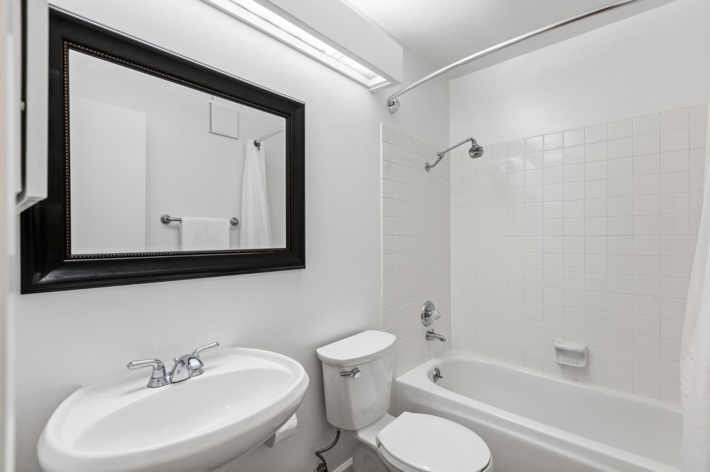 905 West Middlefield Road, Unit 975 Mountain View, CA 94043 - Photo 26 of 43